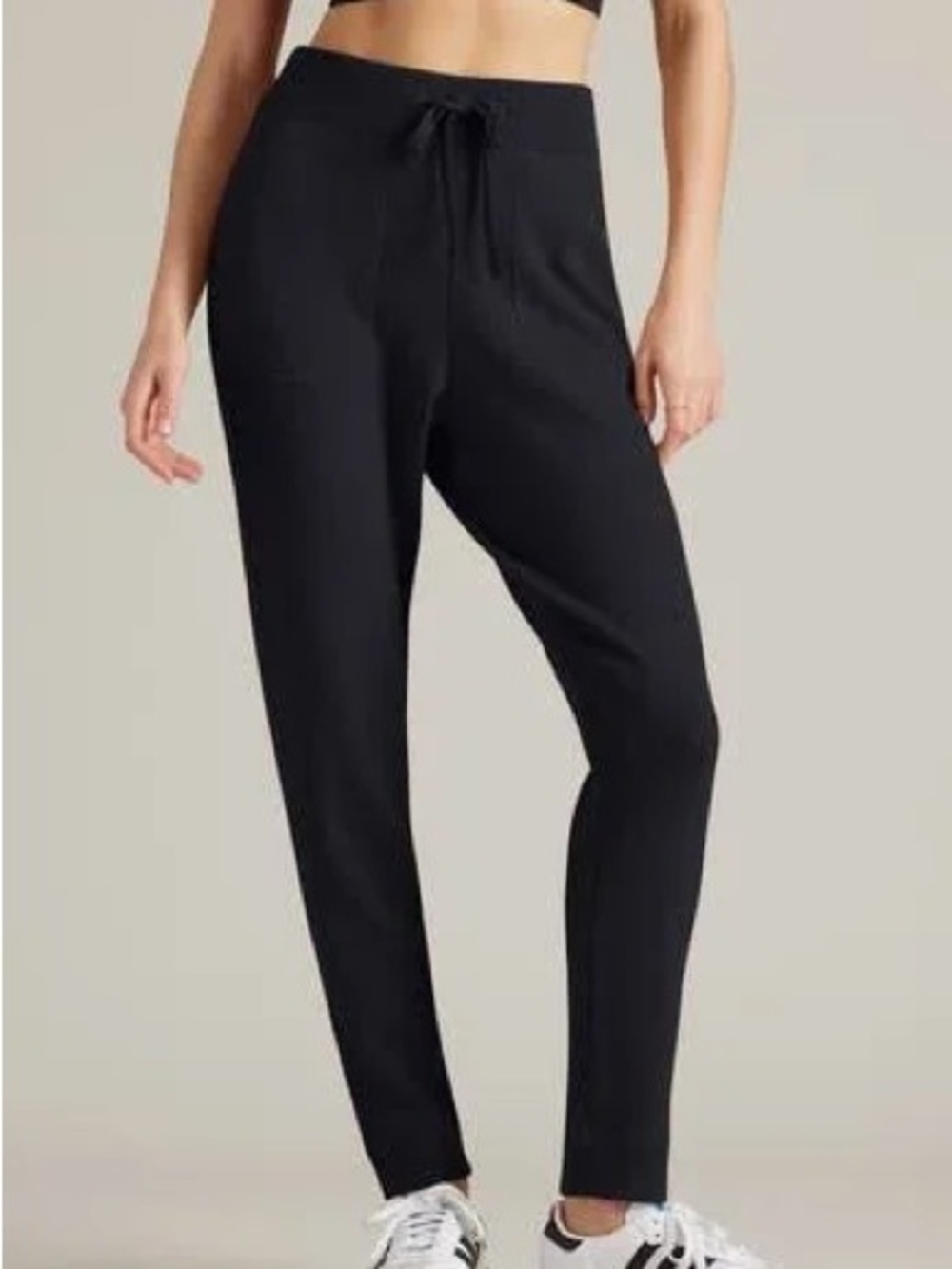 RHONE Women's Black Drawstring Tapered Jogger Pants